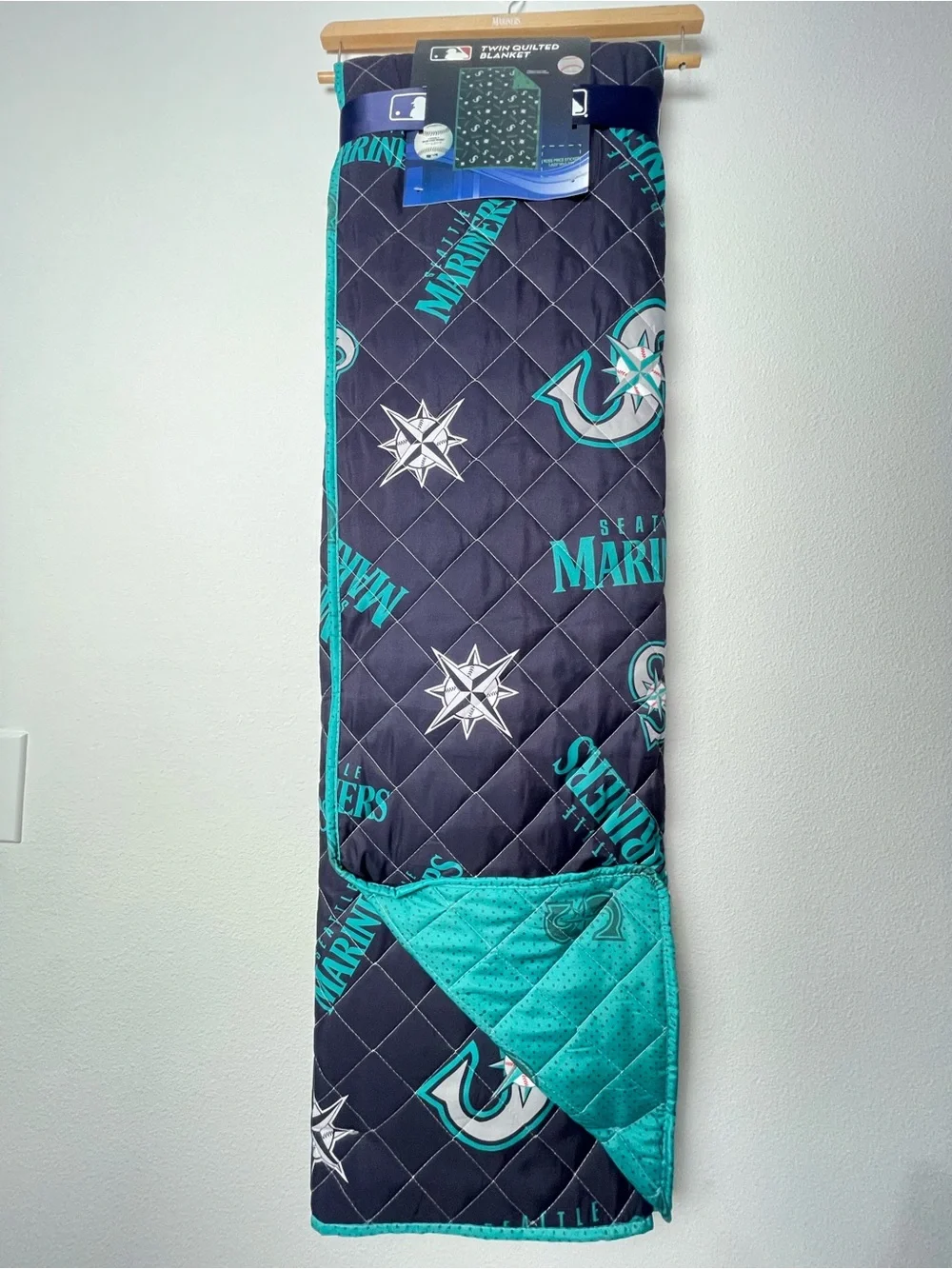 MLB Seattle Mariners Twin Quilted Blanket - Navy & Teal